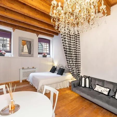 Garconniere Apartament *