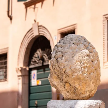 Garconniere Apartament *